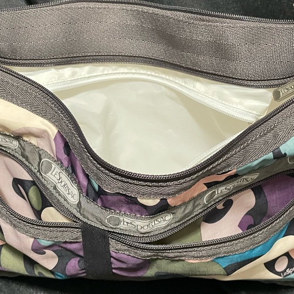 LeSportsac Deluxe Crossbody Expandable Bag Purse 2 Main Compartments - Picture 10 of 10